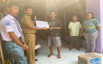 Bentuk Solidaritas Warga Sekolah, SMANCA Salurkan Tali Asih Siswa dan Keluarga Korban Kebakaran